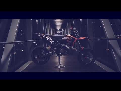 Pierresat - Out Here [Deep House]