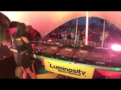 Maria Healy - LIVE from Luminosity Beach Festival (22.06.17)