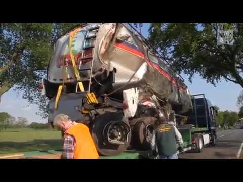 Fahrer verliert Kontrolle über Milchlaster