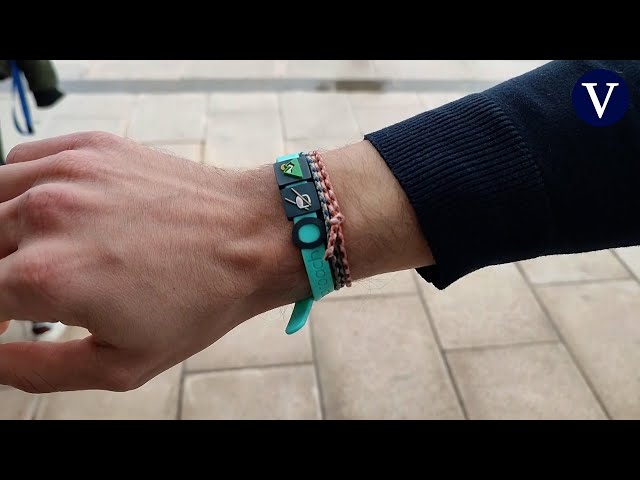 Vídeo relacionado con BDM Pulsera de hombre y mujer de tela con la bandera de España y Andalucía o fútbol Betis. Náutica, elástica.