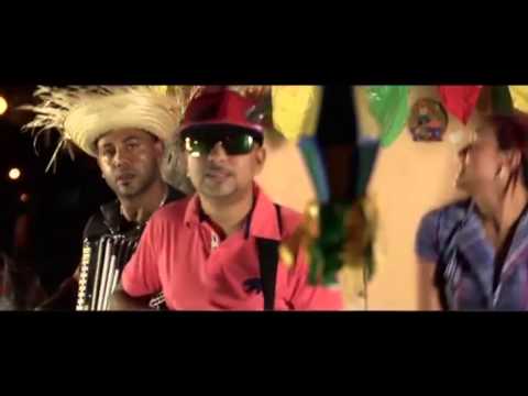 Mc Leozinho  - Vai Sentando [ oficial Vídeo ]