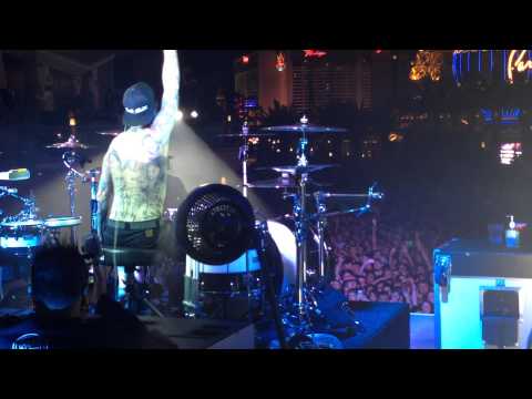 Ghost on the Dance Floor - blink-182 Cosmopolitan Las Vegas September 19, 2013