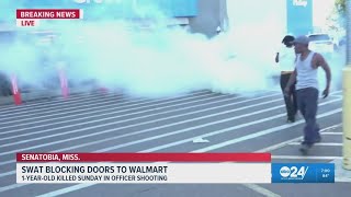 Download lagu Police fire tear gas at protesters outside Senatobia Walmart | Kohen Wiley Shooting mp3 Download lagu Police fire tear gas at protesters outside Senatobia Walmart | Kohen Wiley Shooting mp3