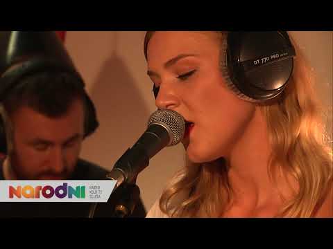 Zsa Zsa - Skitnica [narodni Living Room Acoustic]