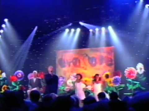 Video thumbnail for Run to the Sun (Live) [Top of the Pops - 1994/07/28]