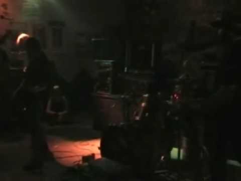 DISUNDEAD - Rock n´Trini (Barcelona) 4 Junio 2004