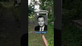 Download lagu Grave of Edward Seaga's parents mp3