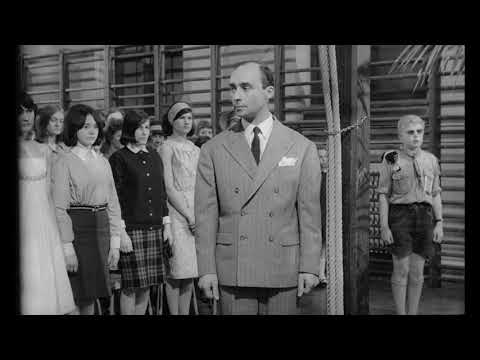 De man die zijn haar kort liet knippen