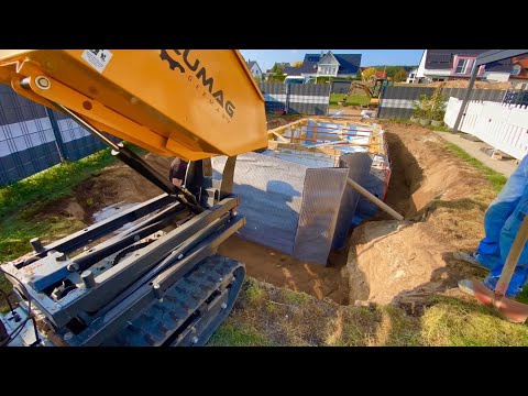 Pool bauen Teil 4: Noppenbahn stellen, Schacht abdichten, Graben mit Dumper und CAT 301.8 verfüllen