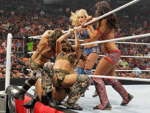 Raw: Diva Summer Spectacular - Viewer's Choice Divas Battle Royal