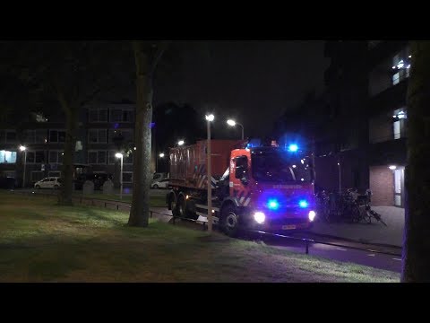Brandweer met Spoed naar een Zeer Grote Brand bij Café De Nieuwe Brug aan de Oostzijde in Zaandam