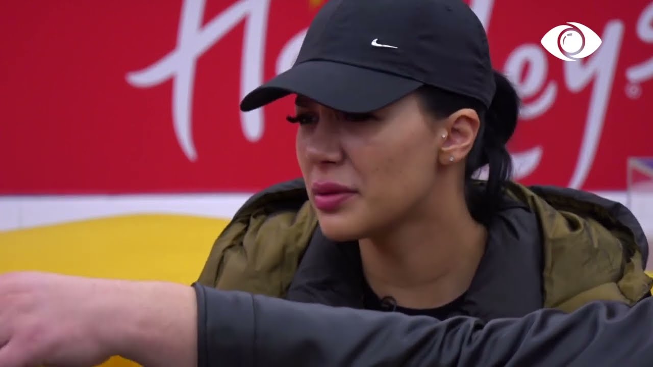 E di sa kam qarë/ Kiara bisedon me banorët