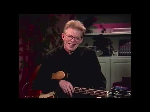 Jack Casady plays "Mann's Fate" with Jorma from his Homespun lesson
