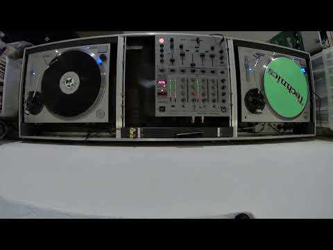 100% Vinyl House #01