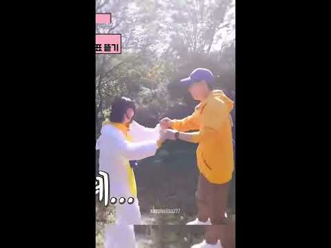 Strong girl LISA | " she is very strong " 🤣🤣🤣 #blackpink #lisa