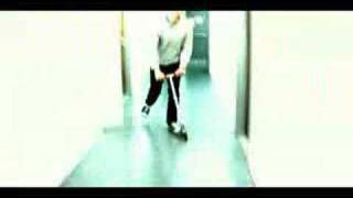 Maxeen - 'Shannon on a Frigging Scooter'