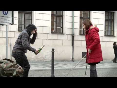 Eva Holubová s mečem