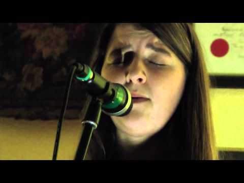 Leonie Evans - 'Swiftly' - Live at The Smugglers Sessions