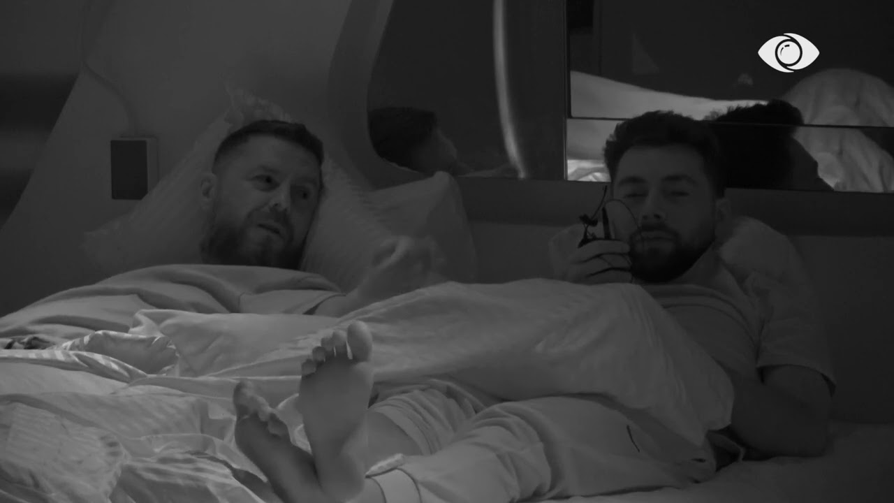 “Po pret partner…”/ Miri thumbon Kristin, Angelo-banorëve: Që të mos u ngeli hatri, një natë do fle te ai një natë te ty