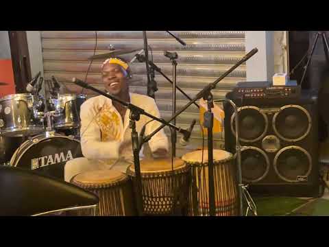 Soso By @OmahLay  Live Percussion Jam By EKUEME.