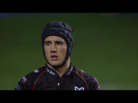 Matthew Morgan Snap Drop Goal  - Ospreys v Newport Gwent Dragons 25th Oct 2013