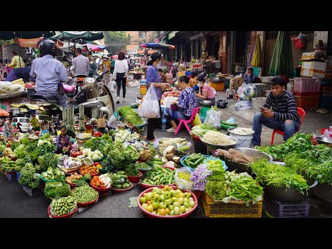 Evening Street Market Scene @Orussey - Amazing Cambodian Street Market in Town of Phnom Penh