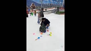 Download lagu Ammar main salju bareng ayah di Transsnowworld Bintaro mp3 Download lagu Ammar main salju bareng ayah di Transsnowworld Bintaro mp3
