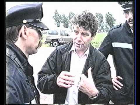 Auto te water in Dordrecht 1990