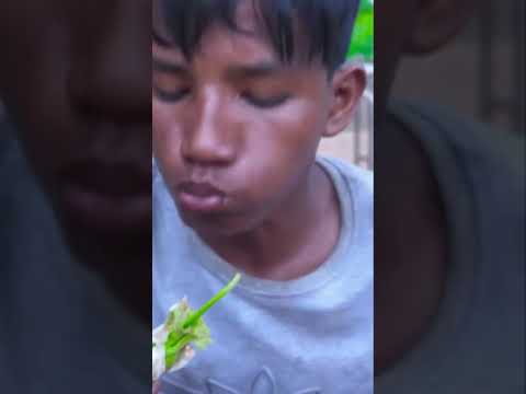 Eat beef with chili sauce #Shorts