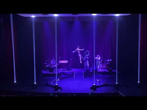 Limbo hair suspension Penelope Elena