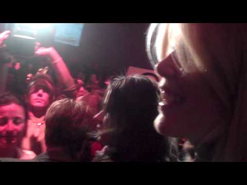 Fashion Broadcasting @ Claudia Schiffer Salvatore Ferragamo Spring Summer 2010 \ 2011 Milan