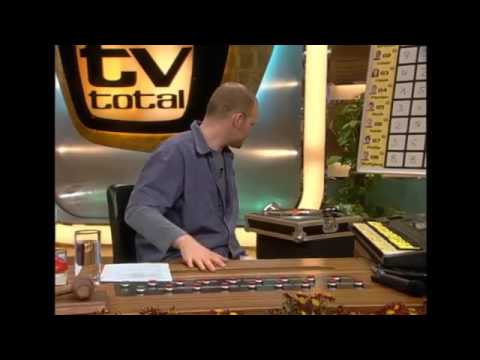 Stefan ruft als Dieter Bohlen bei seiner Platten Firma an