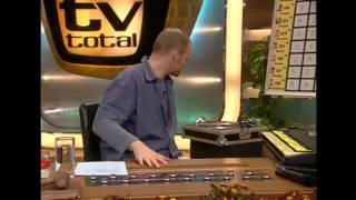 Stefan ruft als Dieter Bohlen bei seiner Platten Firma an