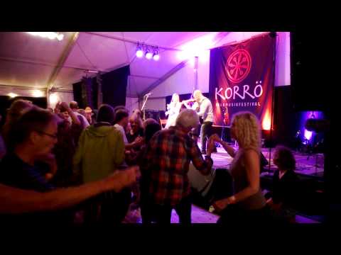 Dance at Korrö festival 2015