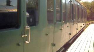 preview picture of video 'Shunter 09025  pulling 2EPB 5759 at Eythorne, East Kent Railway'