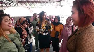 Download lagu SEBOTOL MINUMAN BAJIDORAN VOC. INEU ALMOND II KARTIKA NADA MAJALENGKA mp3 Download lagu SEBOTOL MINUMAN BAJIDORAN VOC. INEU ALMOND II KARTIKA NADA MAJALENGKA mp3