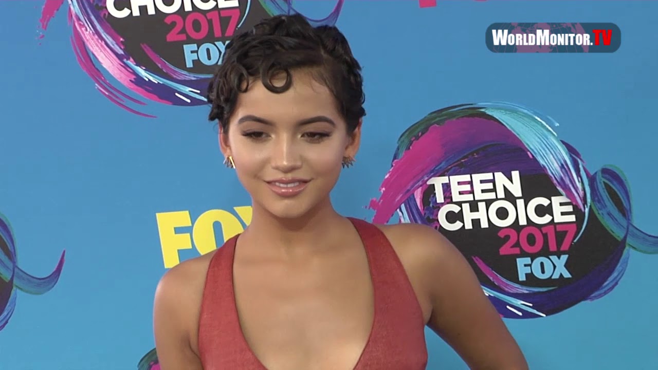 Isabela Moner arrives at Teen Choice Awards 2017