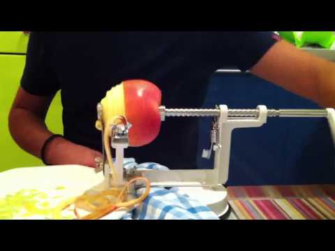 Spinga la decolorazione alla panna con il gomito Il pigmentary nota su una gamba a gravidanza