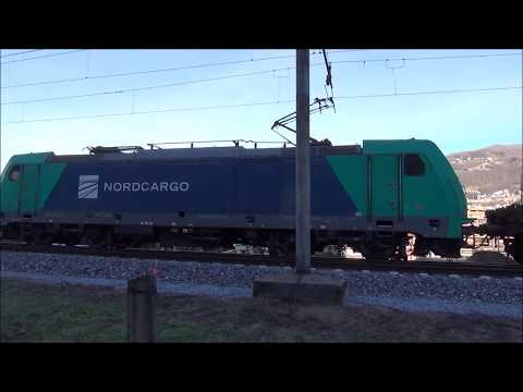 E.483 NC+TRIPLA DI E.484 SBB CON CARRI MERCI A CHIASSO (CH) 29 - 12 - 2017