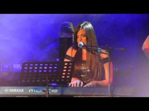 Paula Seling   Cesse la pluie Live @ Frenchmania