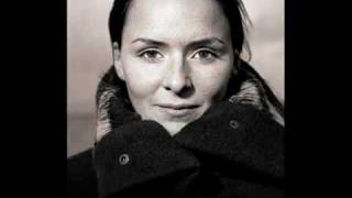 Emiliana Torrini - Hold Heart....