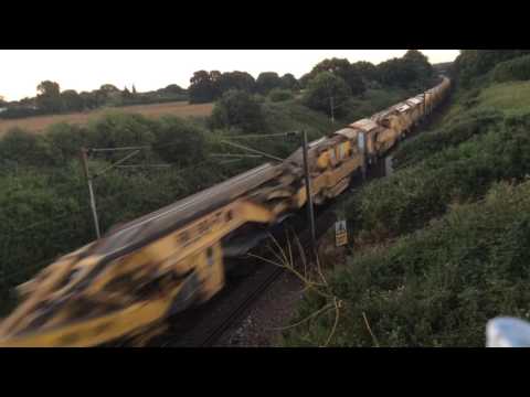 Freightliner 66562 and 66522 work the High Output Ballast Cleaner (HOBC) on 6Y07 at Shaws Farm