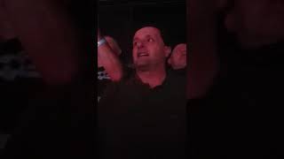 Gli &quot;amici del venerdi&quot; mentre Liga canta &quot;Ancora noi&quot;