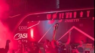 Virtus, il rientro a Bologna della squadra dopo la vittoria dello scudetto e l'abbraccio dei tifosi