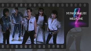 Download lagu MUNGKINKAH-MEDICINE(LIRIK VIDEO) mp3