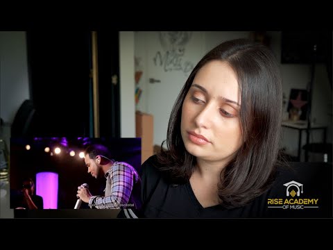 Vocal Coach Reacts to Romeo Santos Mi Santa En Vivo! Walmart Acceso Total Esclusivo! 2011