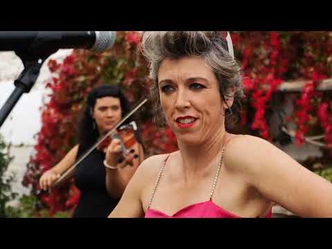 Karmento - Fangos y La loca del pueblo (Directo)