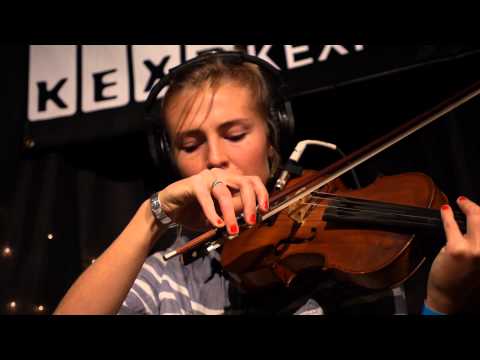 Julianna Barwick - One Half (Live on KEXP)