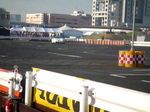 Lexus LF A Woos The Crowd With Power Demostration