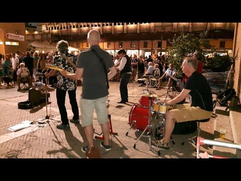 Who Cares at Ferrara Buskers Festival 16